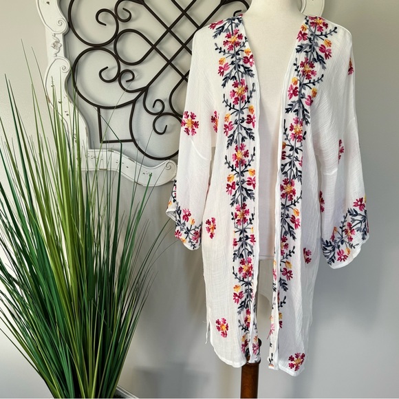 Anne Liege Tops - ANNE LIEGE Size 1X White Open Embroidered Kimono Blouse Top